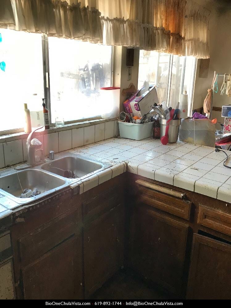 Bio-One Chula Vista - Kitchen cleared after hoarding clean up